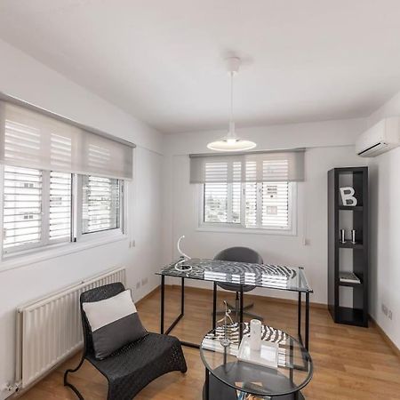 Luxurious Bright & Stylish 2Br With Office In Nicosia Lägenhet Exteriör bild