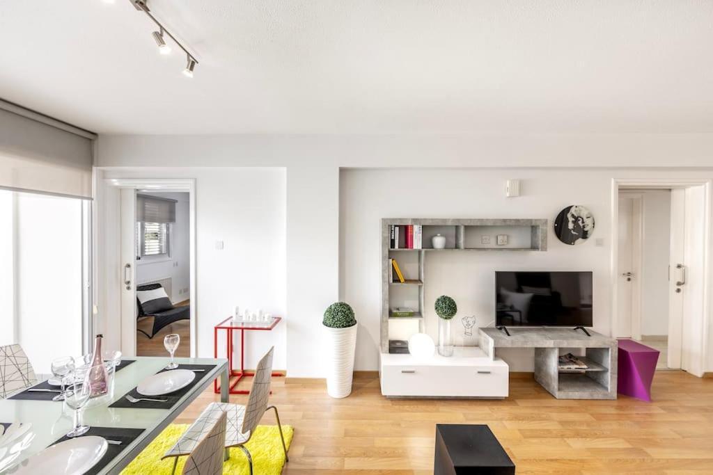 Luxurious Bright & Stylish 2Br With Office In Nicosia Lägenhet Exteriör bild