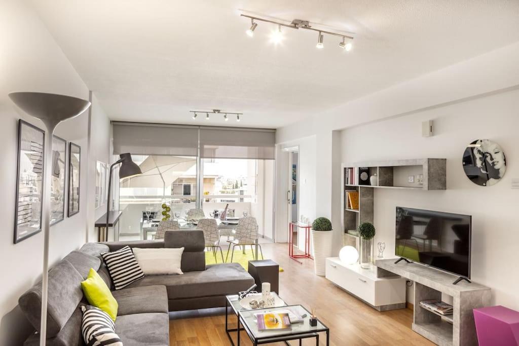 Luxurious Bright & Stylish 2Br With Office In Nicosia Lägenhet Exteriör bild